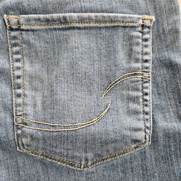 Signature Levi Strauss Mid Rise Bermuda Medium Wash Cuffed Denim Jeans Shorts 8 - Picture 6 of 12